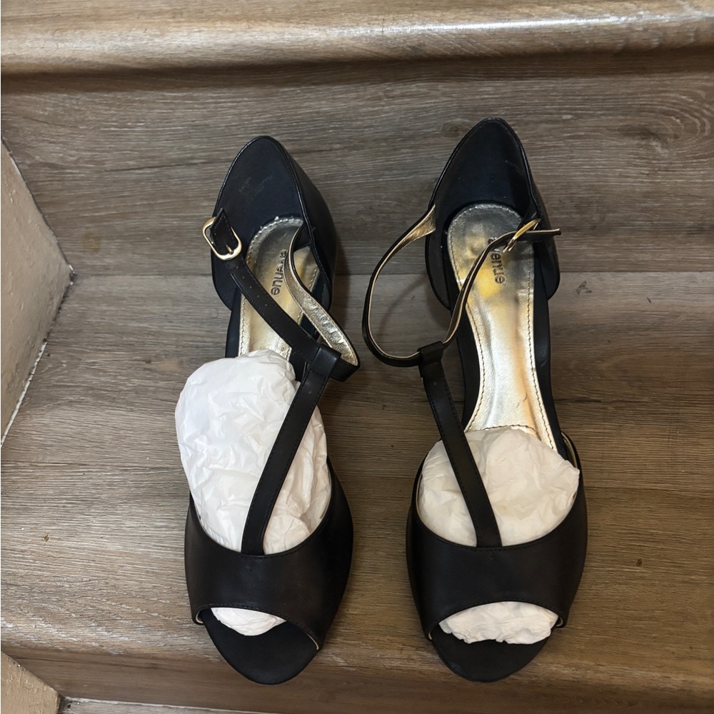 Avenue Black Peep Toe Heels